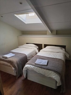 Wifi gratis y ropa de cama 