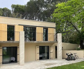 Exterior - Modern Escape in Provence (Lambesc)