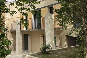 Exterior - Modern Escape in Provence (Lambesc)