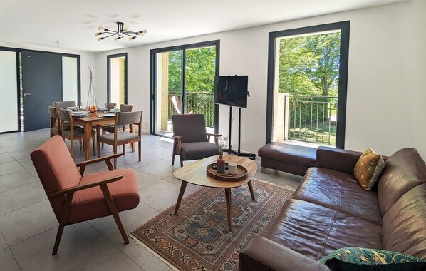 Living area - Modern Escape in Provence (Lambesc)