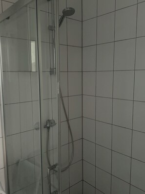 Shampoo, toilet paper - Shirdel Pension  (Gaimersheim)