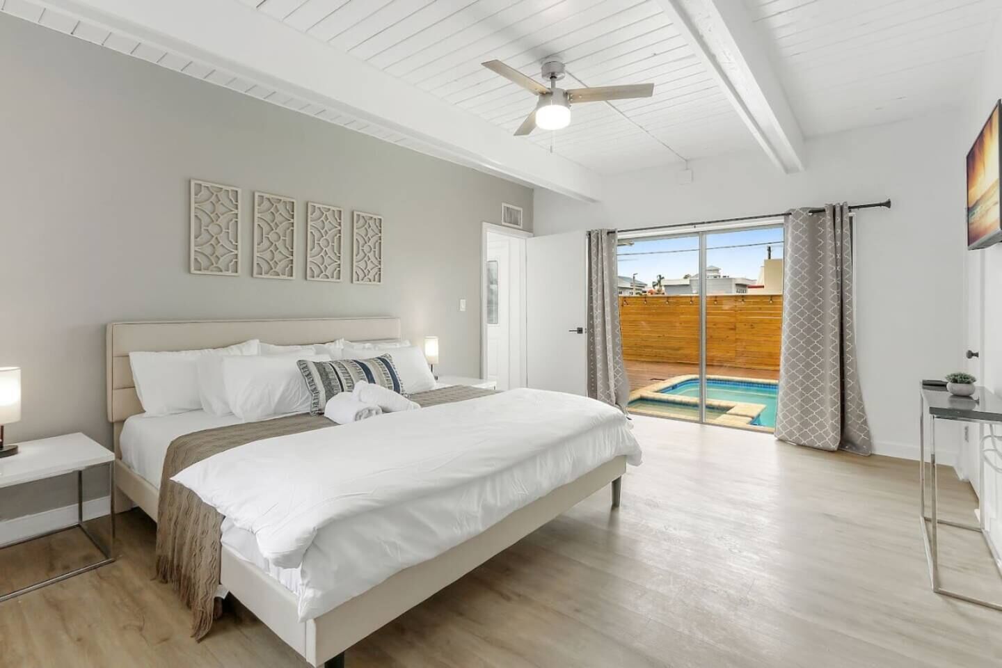 4 bedrooms, iron/ironing board, travel crib, free WiFi