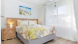 3 bedrooms, iron/ironing board, travel crib, free WiFi