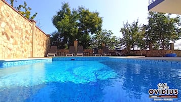 Alberca al aire libre