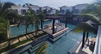 Discover our villa in Monterrico, Guatemala, an oasis of comfort by the sea.