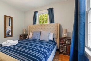 3 bedrooms, desk, iron/ironing board, free WiFi