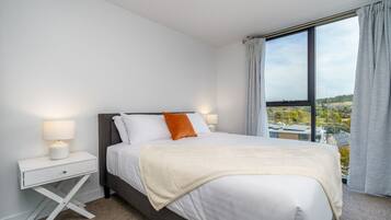 2 Schlafzimmer, Schreibtisch, Bügeleisen/Bügelbrett, kostenloses WLAN