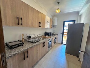 Fridge, microwave, oven, stovetop
