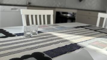 House | Private kitchen | Fridge, microwave, oven, stovetop