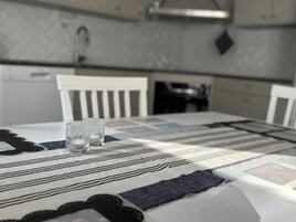 Casa | Cozinha privada | Geladeira, micro-ondas, fogão, cooktop