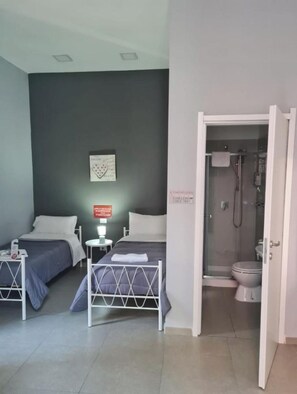 Desk, free WiFi - Residenza esposito (Naples)