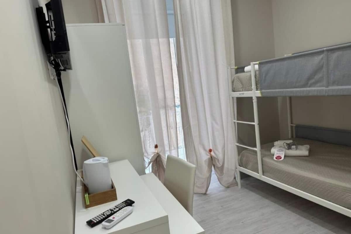 1 bedroom, desk, free WiFi