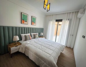2 bedrooms, travel cot, free WiFi, bed sheets - Well-equipped luxury apartment (Marrakech)