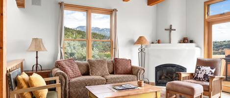 Smart-TV, Kamin, DVD-Player