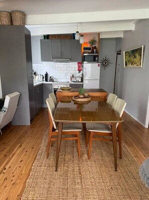 Dining - Cosy retro styled bungalow (Mollymook Beach)
