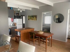 Dining - Cosy retro styled bungalow (Mollymook Beach)