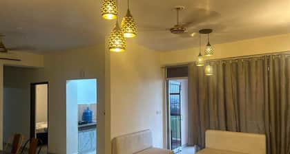 Highriseviews/familyfriendly/neartajmahal