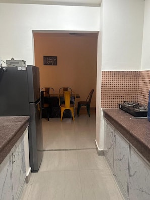 Apartment | Eigene Küche | Kühlschrank, Mikrowelle, Ofen, Herdplatte