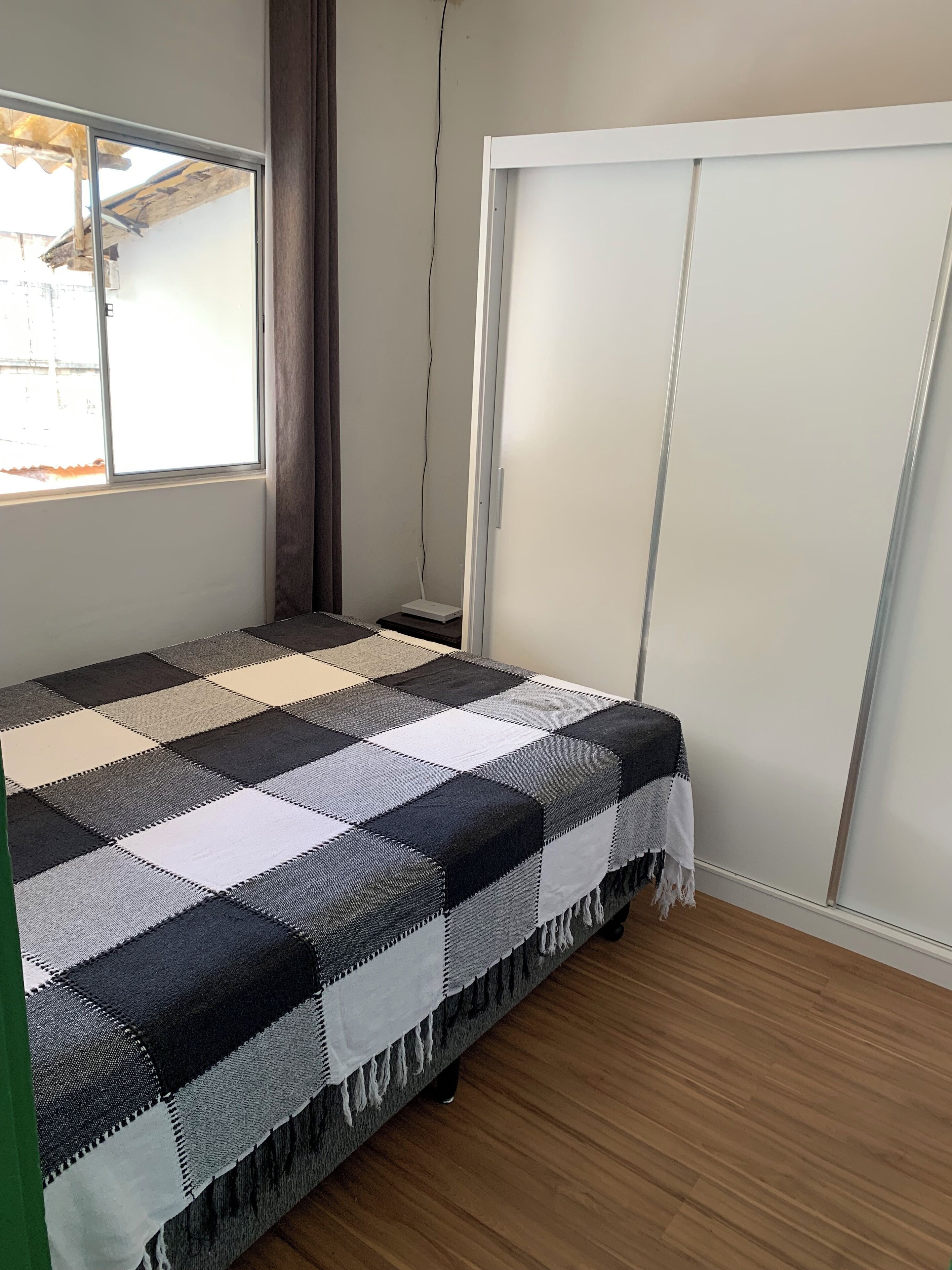 1 camera, Wi-Fi, lenzuola