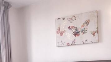 Standard Room | Free WiFi