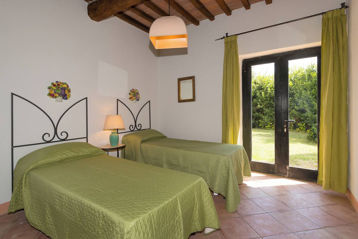 3 bedrooms, free WiFi, bed sheets