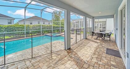 Luxury 6 Bedroom 5 Bathroom Gated Resort Villa Close to Disney