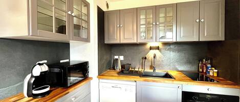 Fridge, microwave, oven, dishwasher