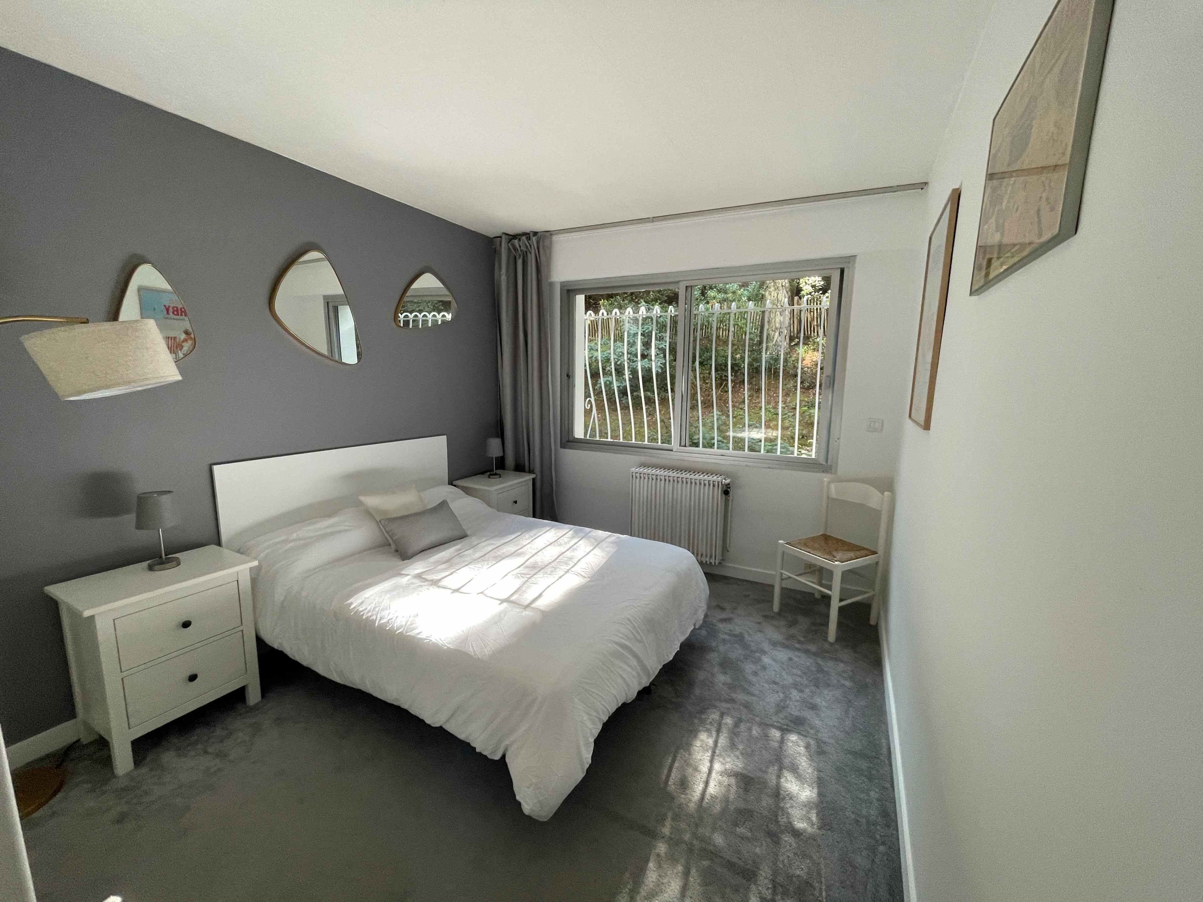 2 bedrooms, iron/ironing board, WiFi