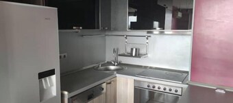Stylish 1-BR Apartment


