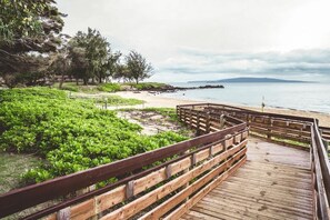 Una spiaggia nelle vicinanze
