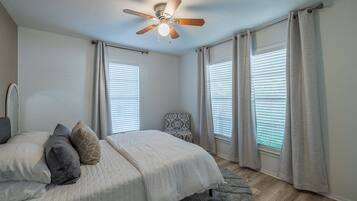 3 bedrooms, in-room safe, iron/ironing board, WiFi