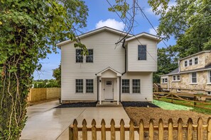 Exterior - 332/338 judysplaces in Lansdowne, 2 houses combo (Lansdowne)