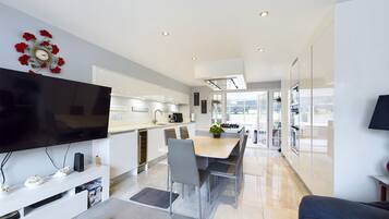 House | Living area | TV, fireplace