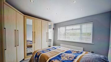 獨棟房屋 | 4 間臥室、熨斗/熨衣板、免費無線上網、床單