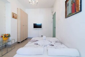 1 室のベッドルーム、WiFi、ベッドシーツ