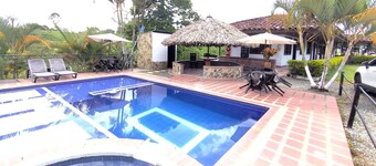 Enchanting 7-bedroom house in Quimbaya with stunning views