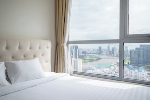 Luxury-Apartment, 1 Schlafzimmer, Balkon, Stadtblick | 1 Schlafzimmer, hochwertige Bettwaren, Daunenbettdecken