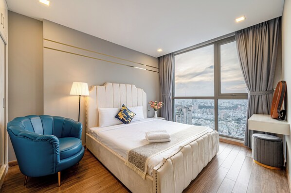 Premium bedding, memory foam beds, individually decorated - Vinhomes Central Park Premier Apartment (Ho Chi Minh City)