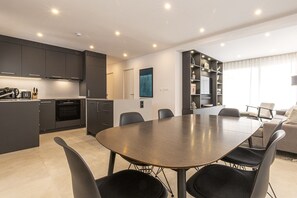 Dining - Stylish & Modern Fuengirola Apt, Near Beach (Fuengirola)