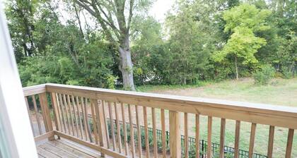 Cozy Retreat near Uptown Charlotte with Free Parking & Wi-Fi