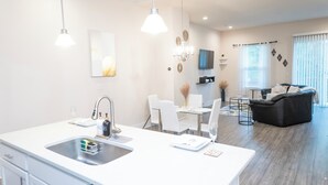 Townhome - utsikt mot golfbanan | Vardagsrum