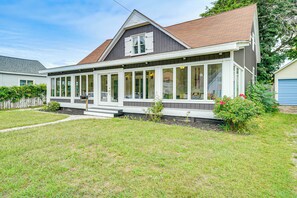 Exterior - Spacious Vintage Gem w/ Sunroom in Manistee! (Manistee)