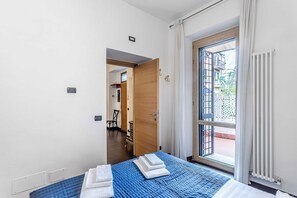 2 bedrooms, iron/ironing board, WiFi, bed sheets - In the heart of Rome, just under the dome of St. Peter's Basilica  (Roma)