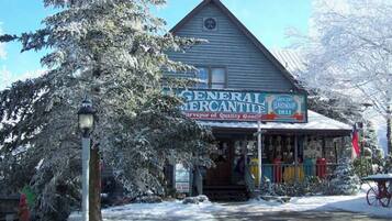 المنشأة من الخارج