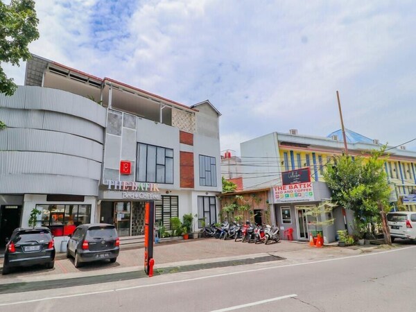 The Batik Bed And Coffee - Bandung