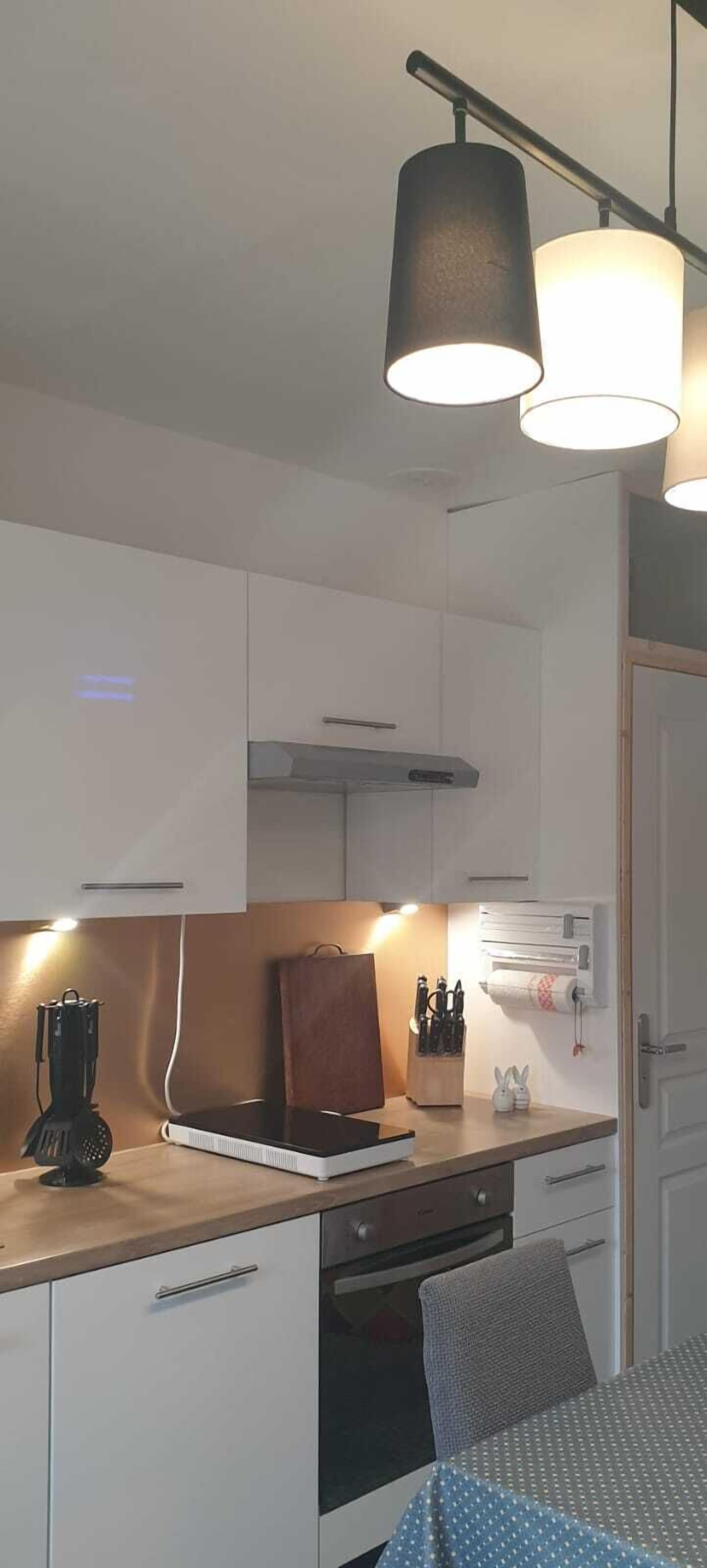 Kylskåp, mikrovågsugn, ugn och spishäll