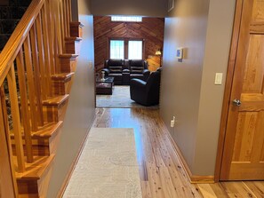 Interior - Peaceful 5-bedroom secluded country home close to 2 ski resorts & attractions (Factoryville)