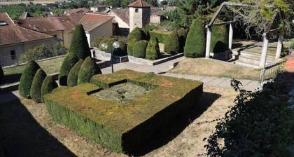 Maison de village face au chĂąteau
Animaux de compagnie acceptés