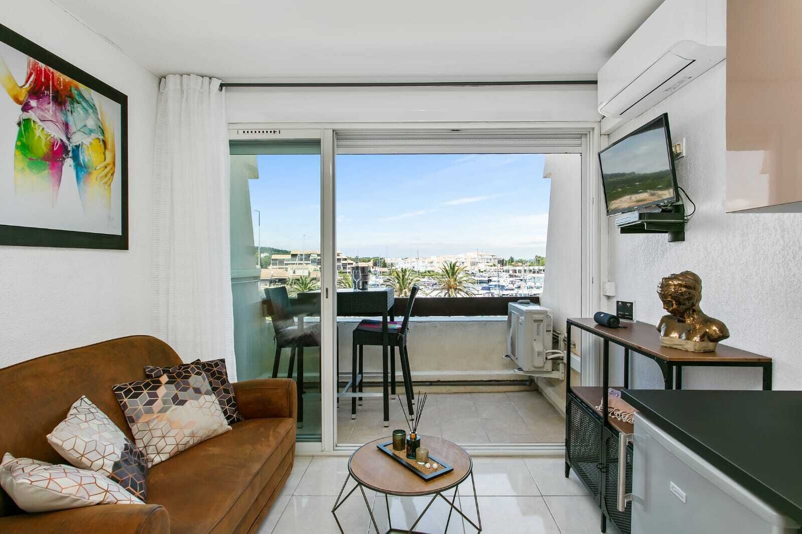 تلفزيون ذكي