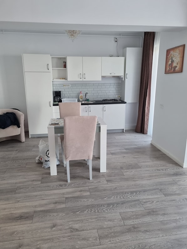 House | Dining